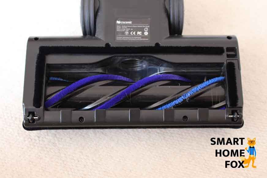 Man sieht die Hauptbürste des Proscenic P10.